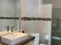 4th-bathroom-with-raising-area